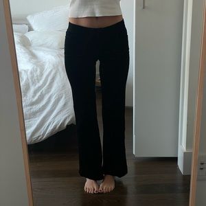 VINTAGE Theory Low Rise Velvet Pant